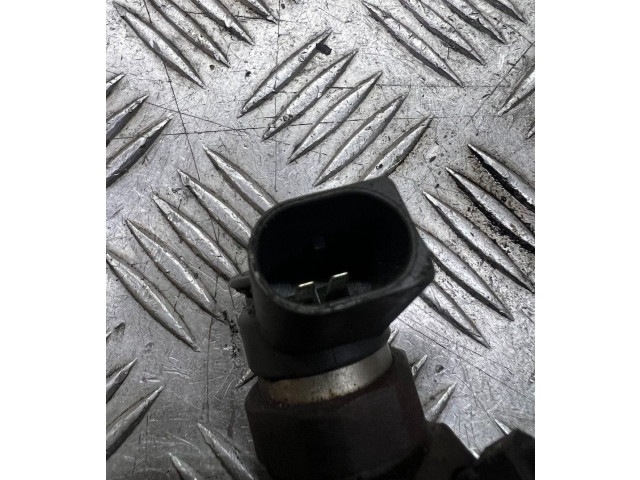 Vstřikovač 0445110122   BMW 7 E65 E66     