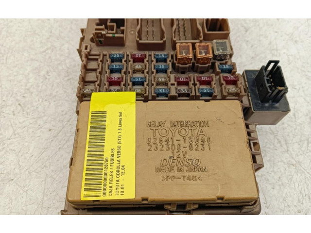 Блок предохранителей 8264113040   Toyota Corolla Verso E121    