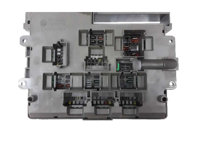 Pojistková skříňka 61149119446 BMW 1 E82 E88 2007