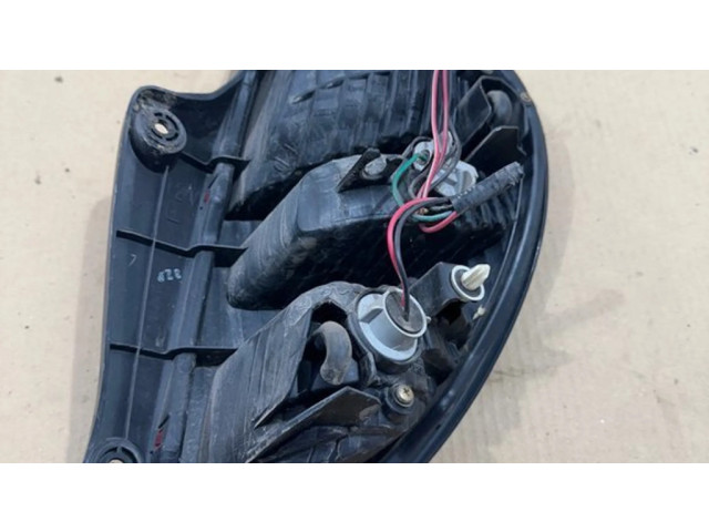 Задний фонарь 22051673 Daihatsu Sirion