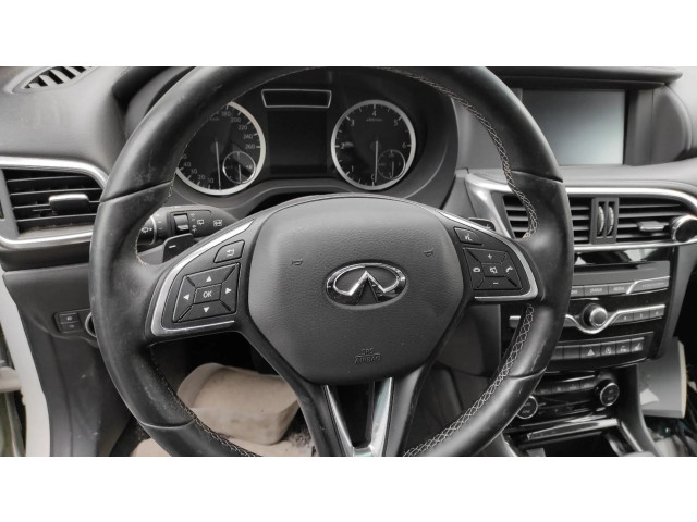 Руль Infiniti QX30