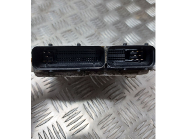 Блок управления двигателя 038906012M   Volkswagen Golf IV