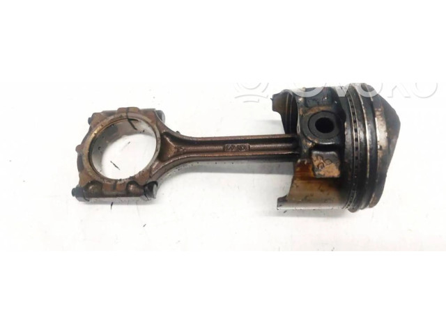 Поршень с шатуном Mitsubishi Carisma для бензинового двигателя 1.8