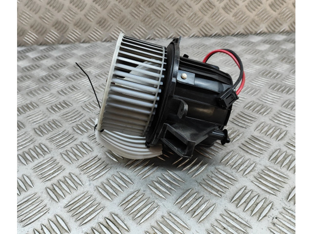 Вентилятор печки    8T1820021   Audi A5 8T 8F