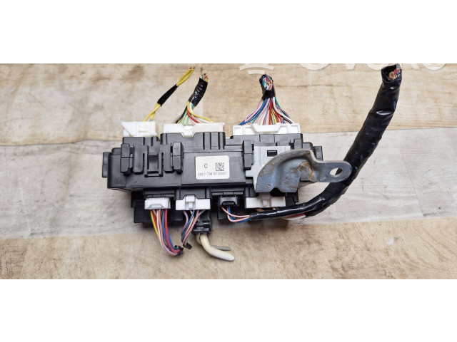 Блок предохранителей 0031173610120207 Infiniti Q50