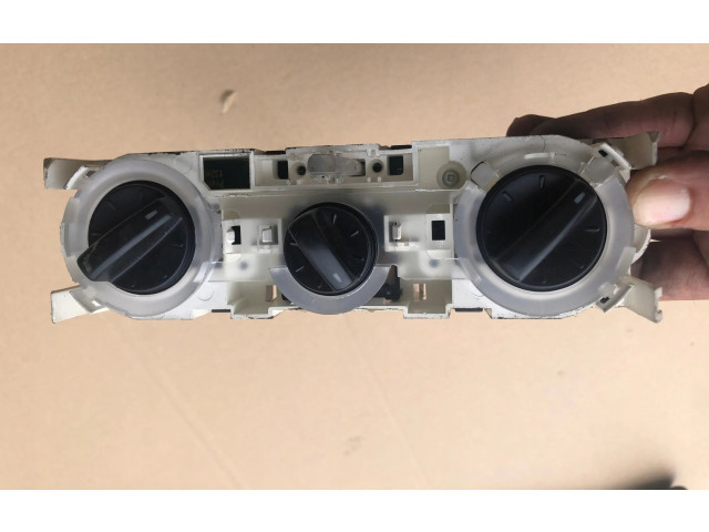 Блок управления климат-контролем 8Y0819045A Skoda Fabia Mk1 (6Y)