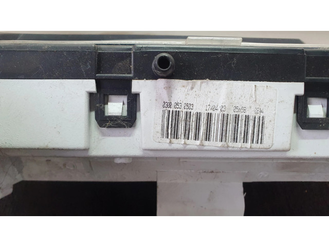 Přístrojová deska Mercedes-Benz A W168 2001 03000530503, A1685401447