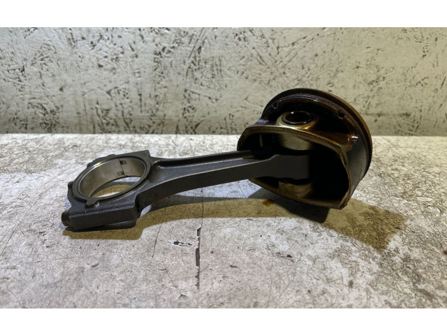 Поршень с шатуном Dodge Challenger