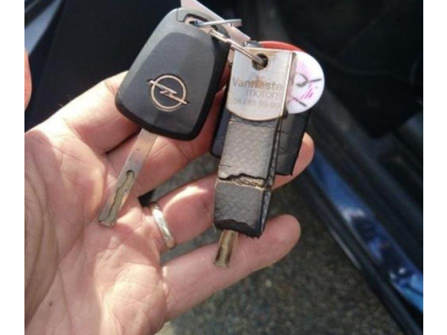 Моторчик дворников     Opel Meriva A