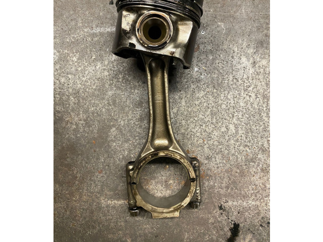  Поршень с шатуном  CFG, CFG  Skoda Superb B6 (3T)  