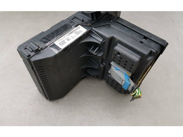 Блок предохранителей 30728542, 12243779 Volvo S60