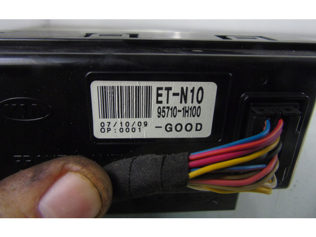 Дисплей    977101h100   KIA Ceed