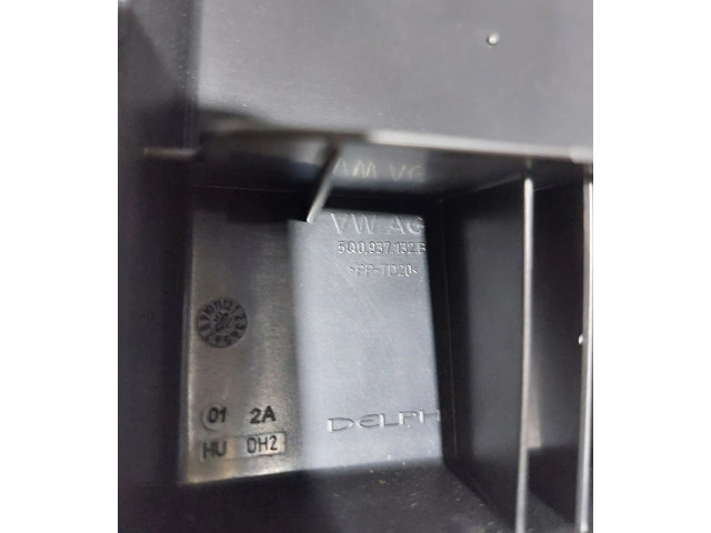 Блок предохранителей 5Q0907361D, 5Q0907361D Skoda Octavia Mk3 (5E)