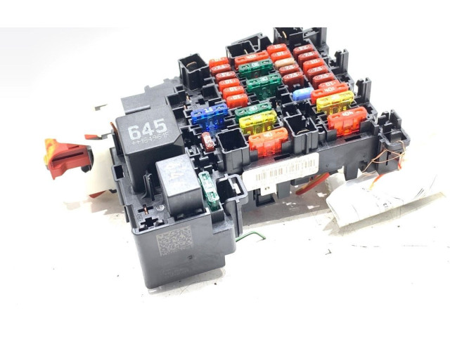 Блок предохранителей 5Q0937615C Skoda Karoq