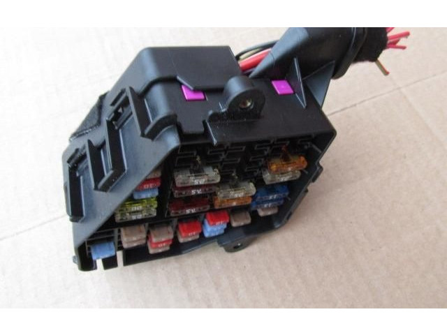   Pojistková skříňka    Audi A8 S8 D3 4E 2006