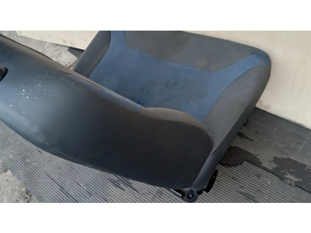 Переднее двухместное сиденье