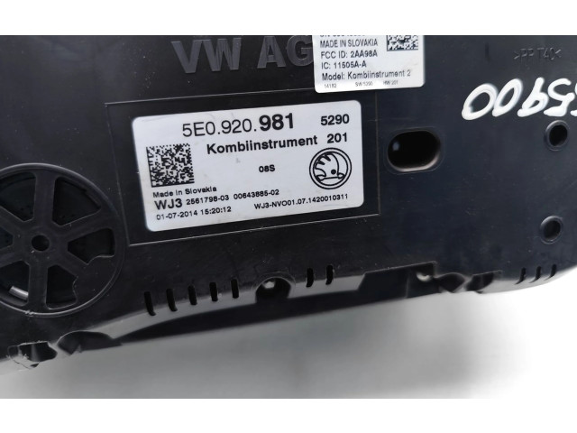 Панель приборов 5E0920981 Skoda Octavia Mk3 (5E)