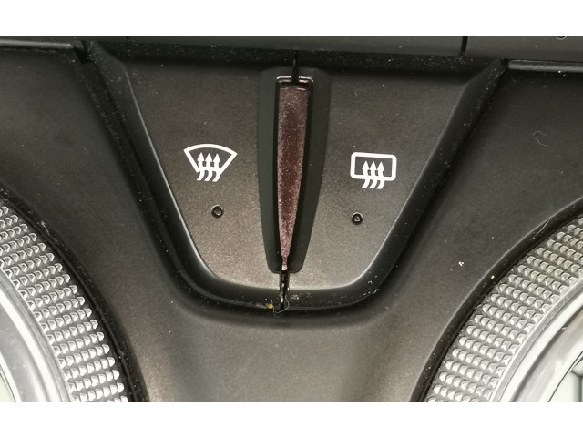 Блок управления климат-контролем 84078979, 000235226   Chevrolet Camaro