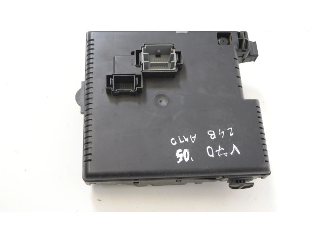 Блок предохранителей  8688264, 12217789   Volvo V70    