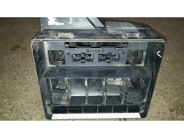 Pojistková skříňka 61131374820, 61131374129 BMW 5 E34 1990