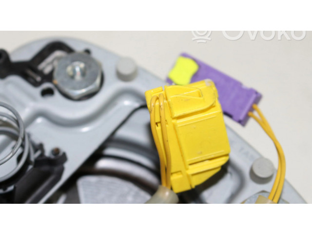 Подушка безопасности водителя 62218052A Skoda Octavia Mk2 (1Z)