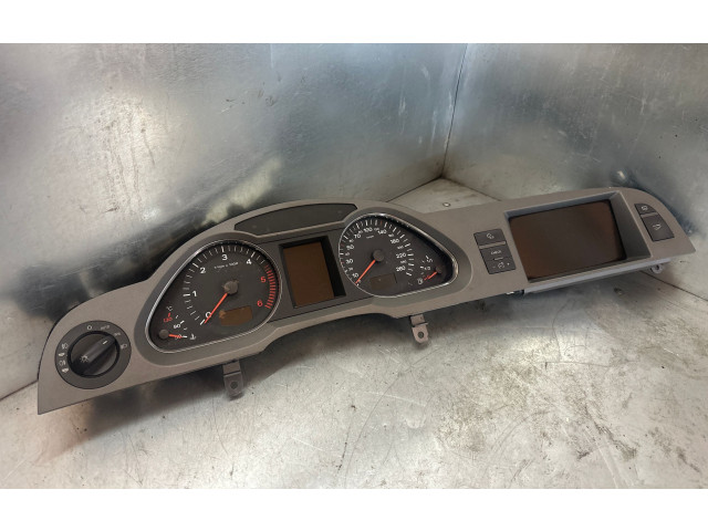 Панель приборов    Audi A6 S6 C6 4F       