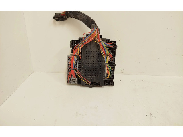 Блок предохранителей  9401802, 162647671   Volvo V70    