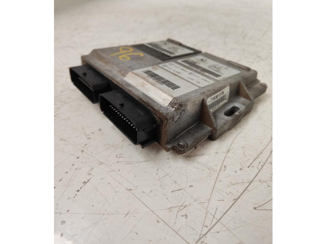 Блок управления двигателя 616000399 Dacia Lodgy