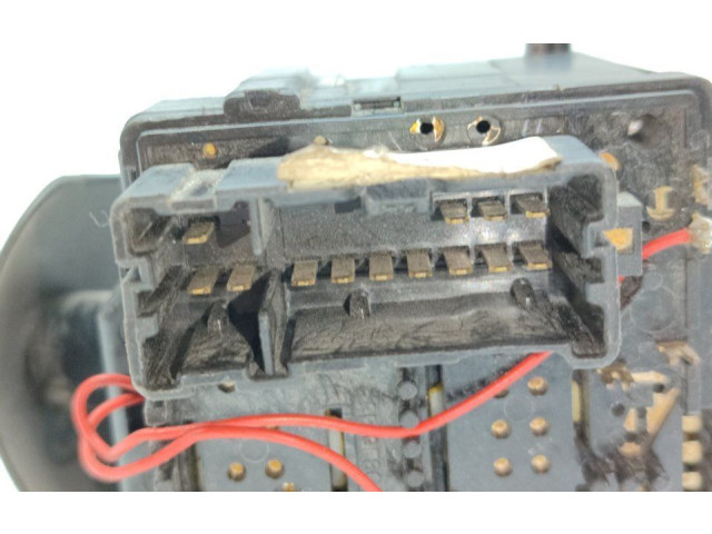 Ручка стеклоочистителей 681727472R   Dacia Dokker