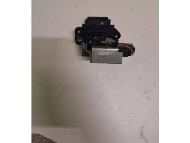 Zámek zadních dveří Mazda 2 2008