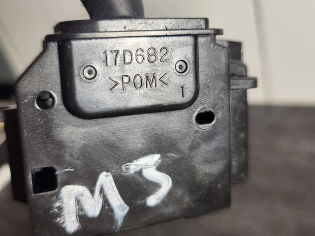 Ручка стеклоочистителей 17D682 Mazda 3 I