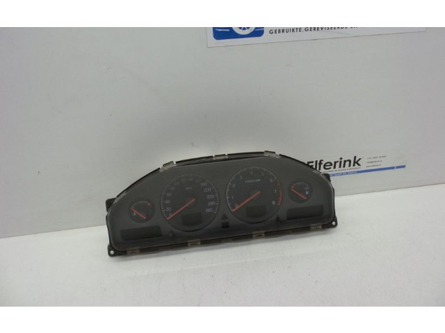 Панель приборов 9499668 Volvo V70