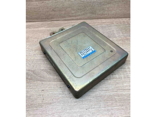 Блок управления двигателем ECU MD175667, E2T38974 Mitsubishi Colt