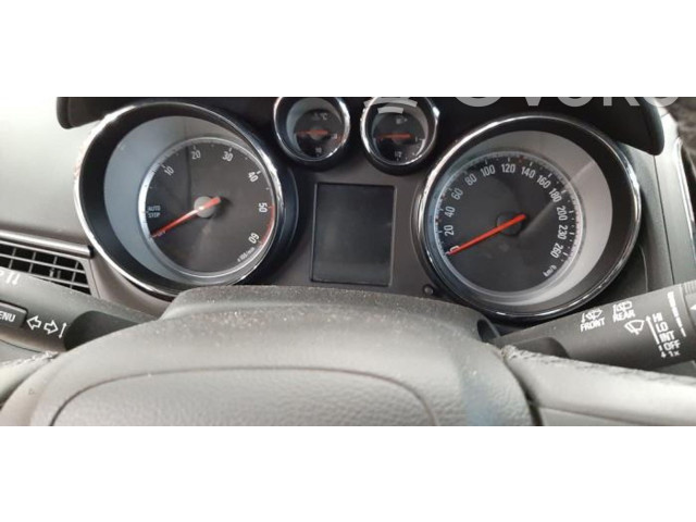 Přístrojová deska  Opel Zafira C 2015 600775881, 5005823151480561  