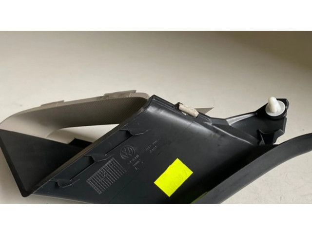 Другая деталь салона