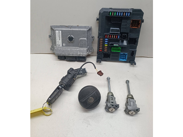 Комплект блоков управления 9805895780, 150271208 Peugeot 2008 I