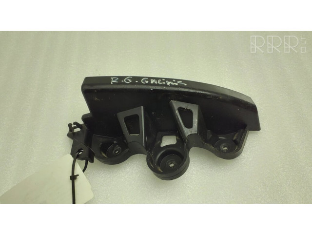 Задний держатель бампера