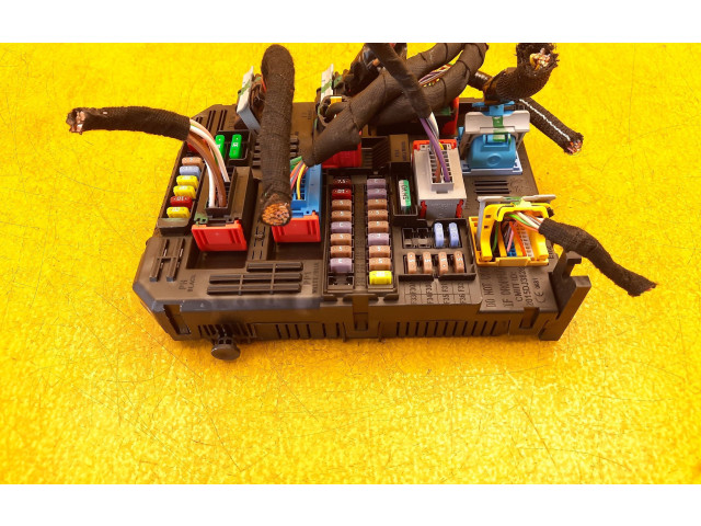 Блок предохранителей 9853735880 Citroen Berlingo