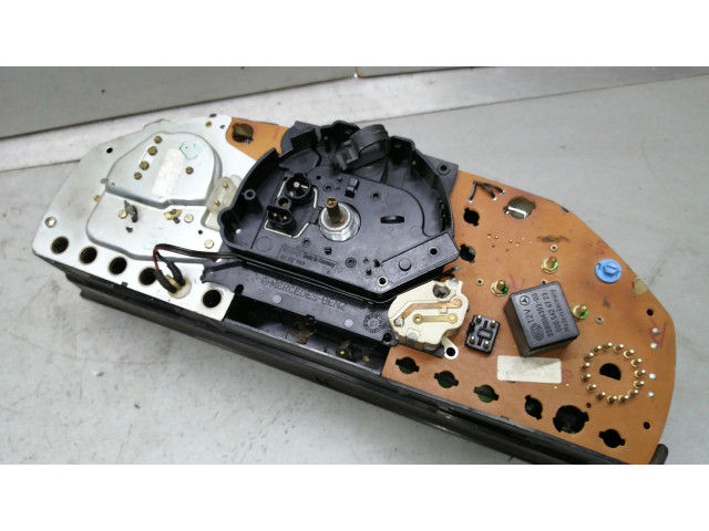 Přístrojová deska Mercedes-Benz E W124 1990 1244409111, 1245421116