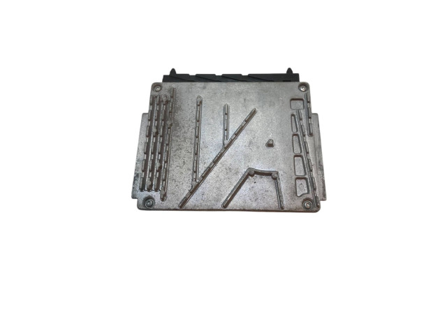 Блок управления двигателя     30637733, 0281011078    Volvo XC90 