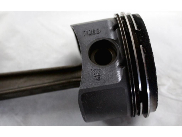 Píst 55277579 Audi Q8