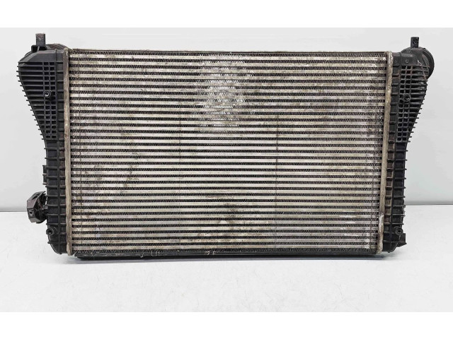 Интеркулер 1K0145927 Volkswagen Jetta V