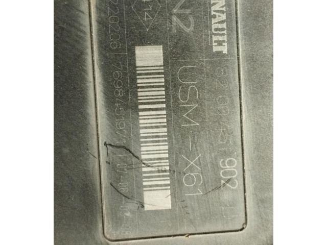   Pojistková skříňka 8200451902D   Renault Kangoo  2009