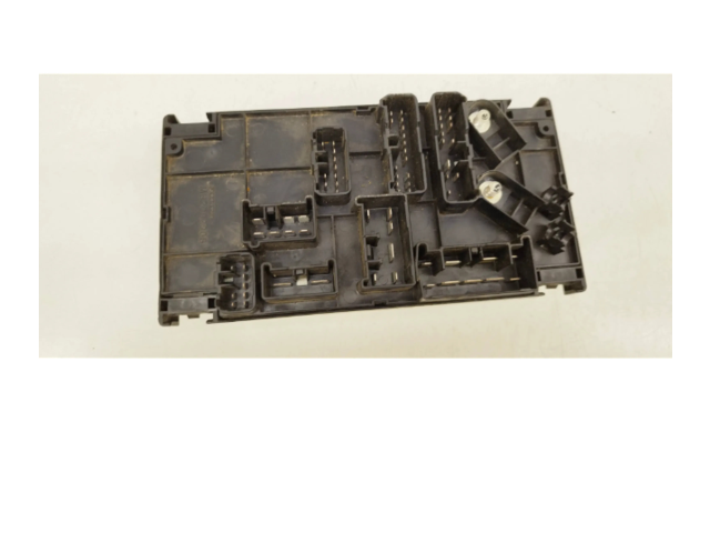 Блок предохранителей 82241SC020, 807431   Subaru Forester SH    