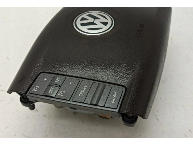 Подушка безопасности водителя    Volkswagen Phaeton