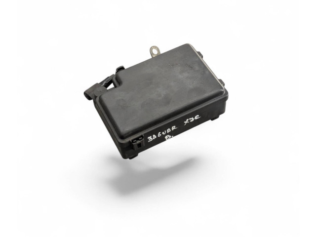 Блок предохранителей LNC2822BD Jaguar XJ X308