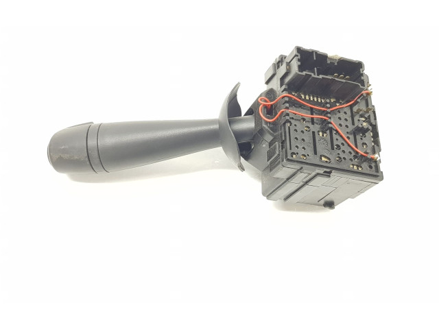 Ручка стеклоочистителей 255679575R, 8201168008 Dacia Sandero