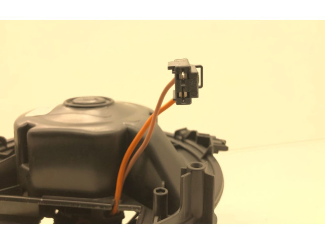 Вентилятор печки 5Q1819021H Volkswagen Caddy