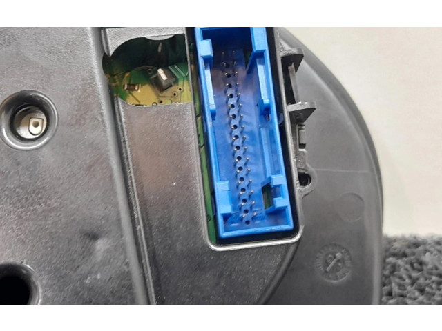 Панель приборов 3B0920826   Volkswagen PASSAT       