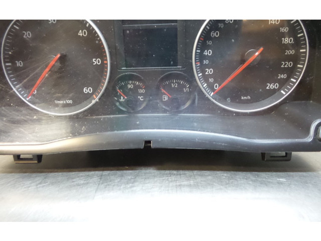 Панель приборов Volkswagen Golf Plus